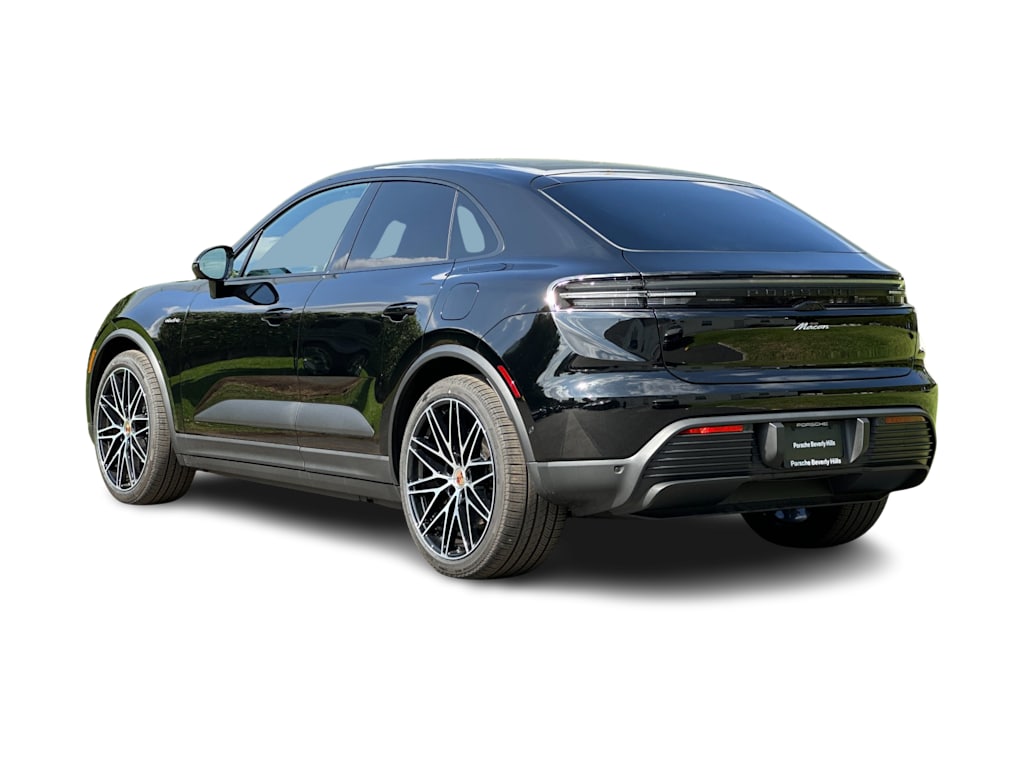 Thumbnail: 2026 Porsche Macan - 4