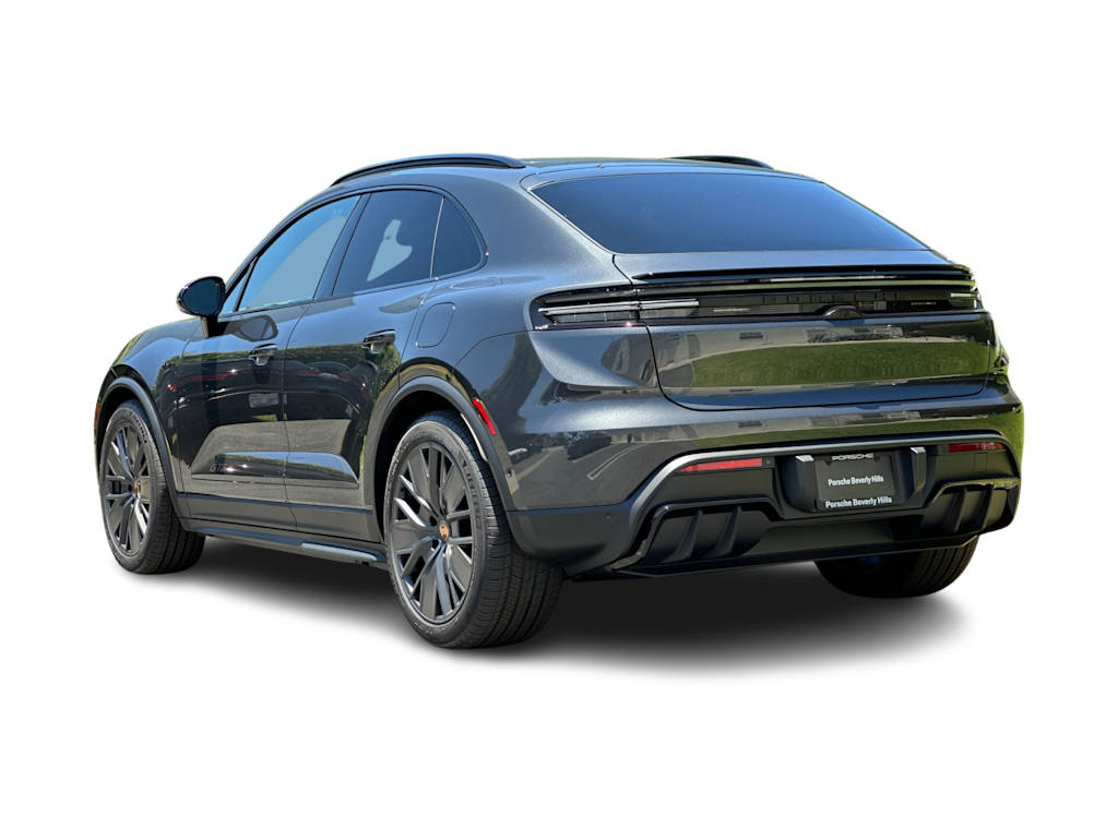 Thumbnail: 2026 Porsche Macan - 4