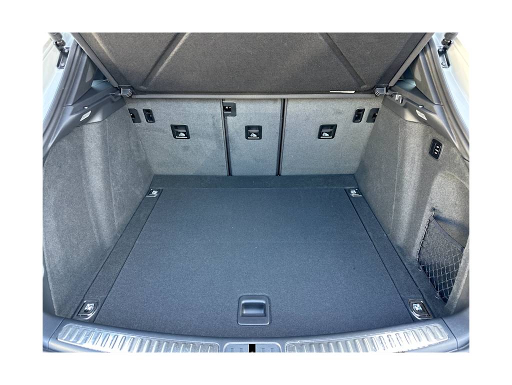 Thumbnail: 2026 Porsche Macan - 18