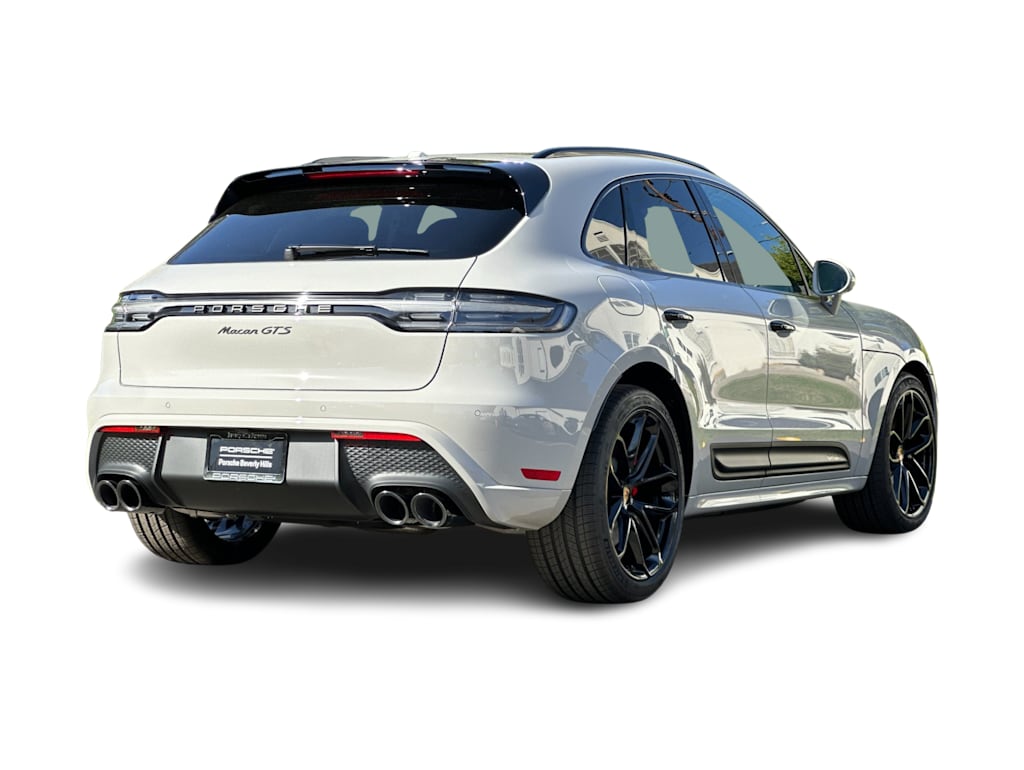 Thumbnail: 2026 Porsche Macan - 20