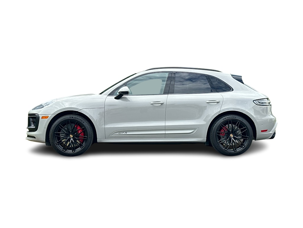 Thumbnail: 2022 Porsche Macan - 3