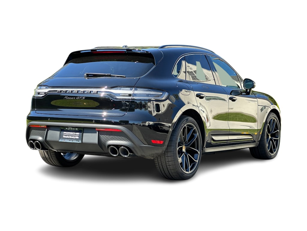 Thumbnail: 2026 Porsche Macan - 18