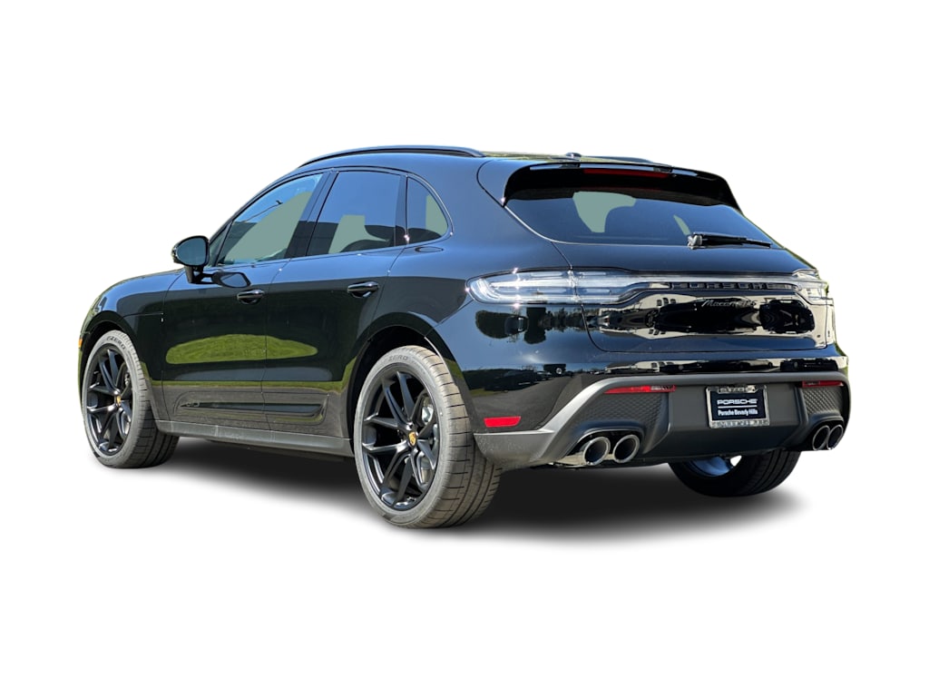 Thumbnail: 2026 Porsche Macan - 4