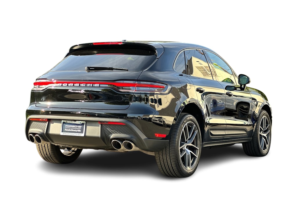 Thumbnail: 2026 Porsche Macan - 19