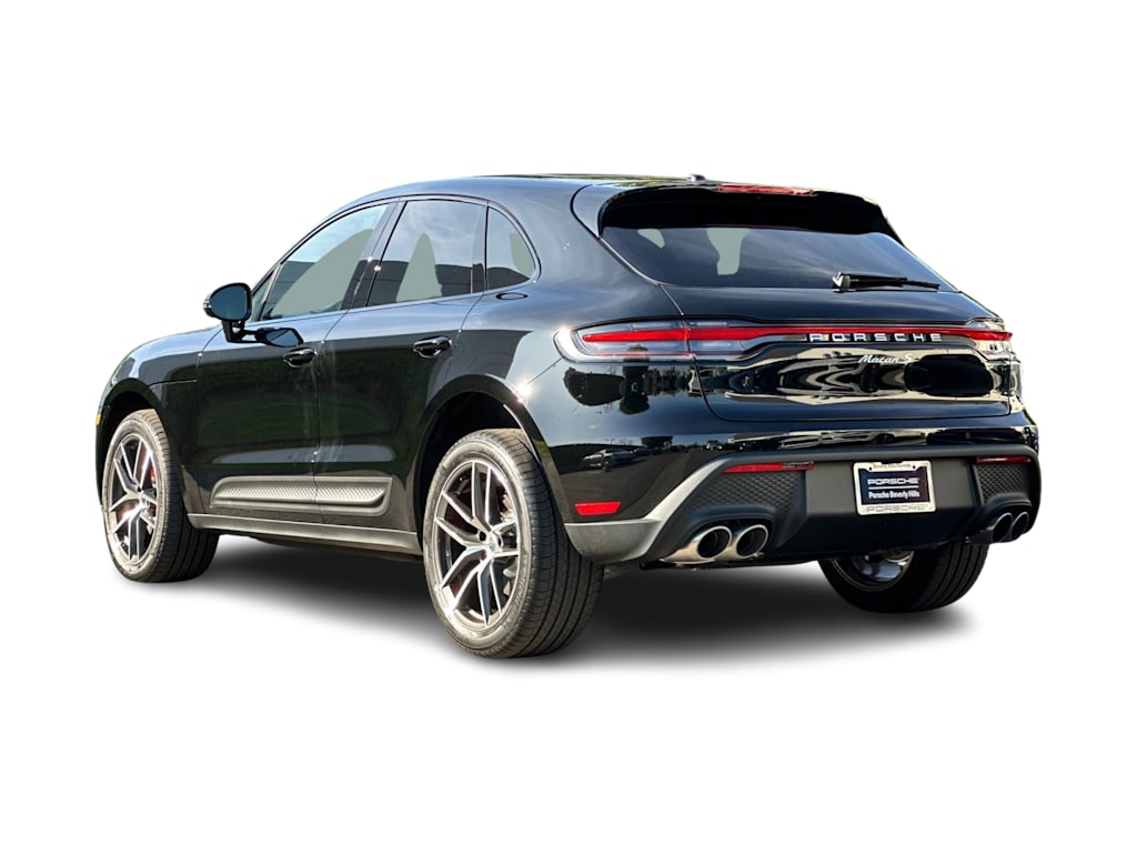Thumbnail: 2026 Porsche Macan - 4