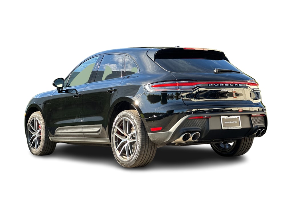 Thumbnail: 2026 Porsche Macan - 4