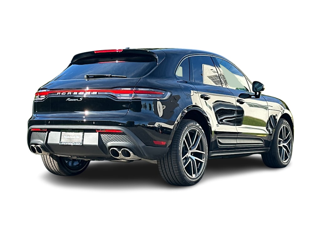 Thumbnail: 2026 Porsche Macan - 19