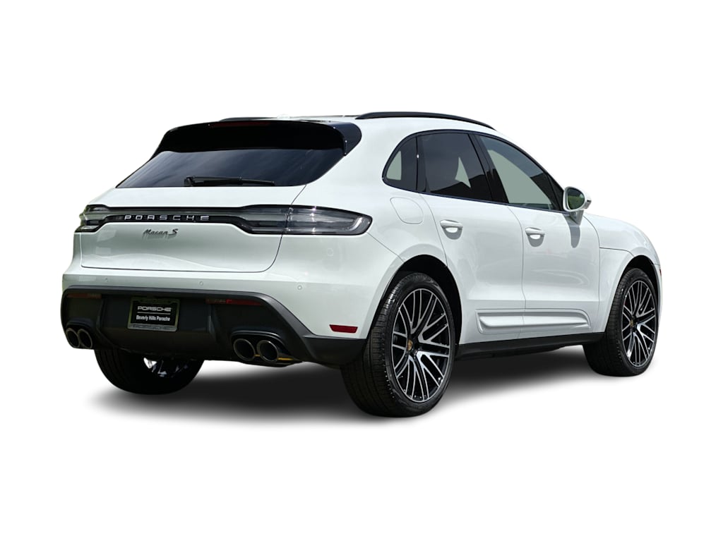 Thumbnail: 2026 Porsche Macan - 17
