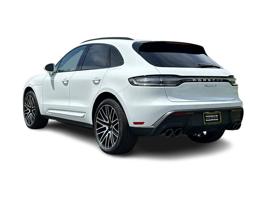 Thumbnail: 2026 Porsche Macan - 4