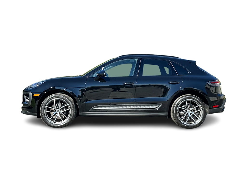 Thumbnail: 2026 Porsche Macan - 3