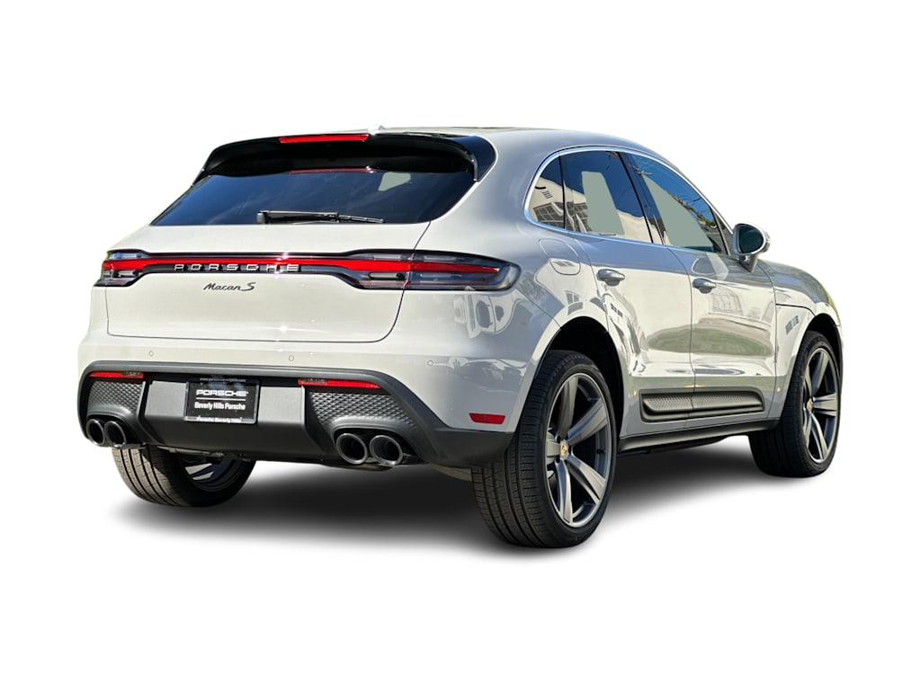 Thumbnail: 2026 Porsche Macan - 19