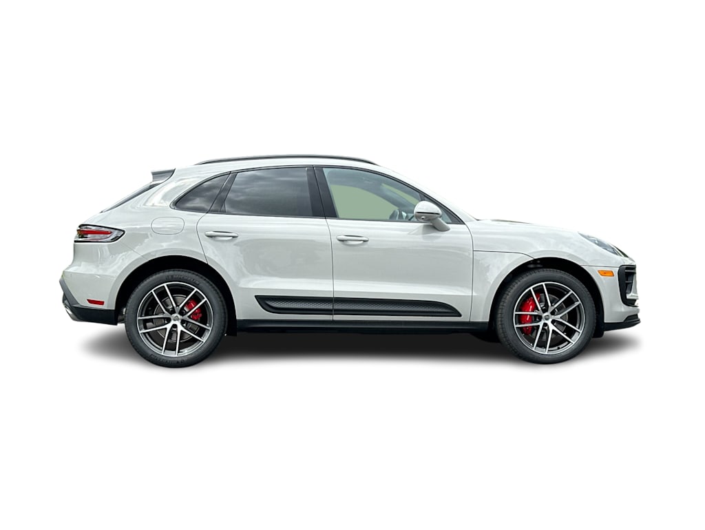 Thumbnail: 2026 Porsche Macan - 20
