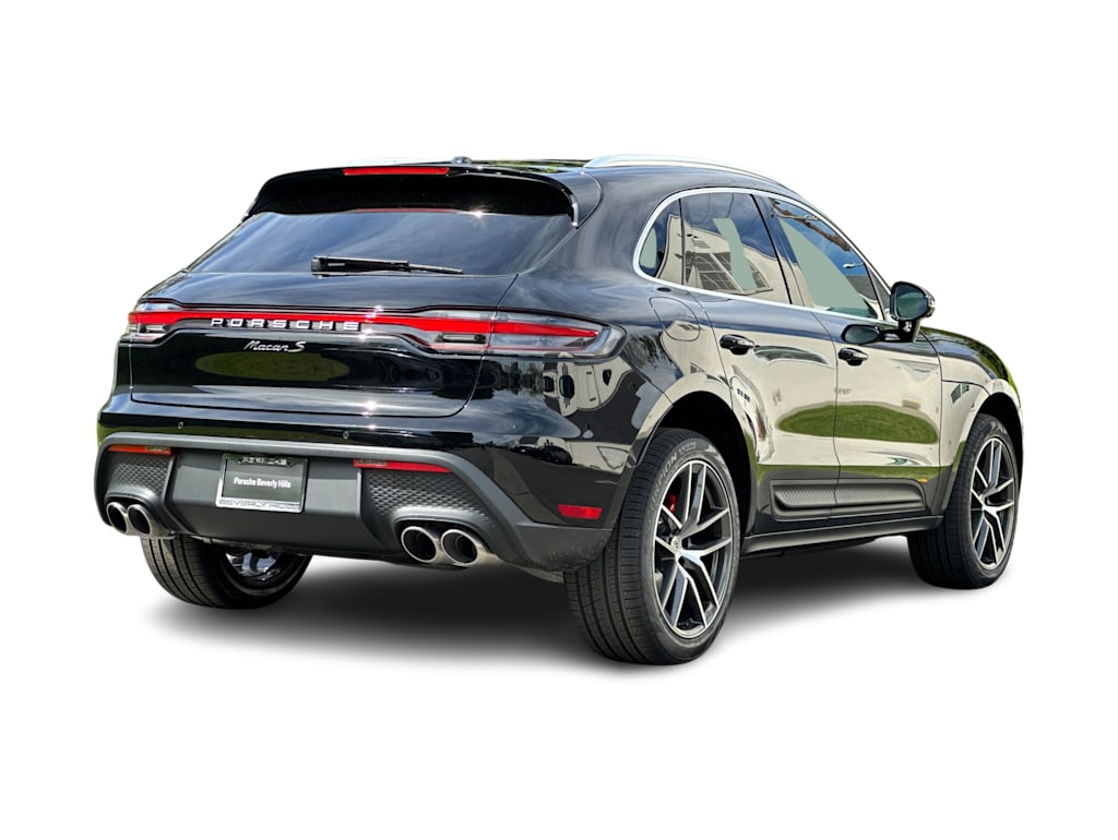 Thumbnail: 2026 Porsche Macan - 19