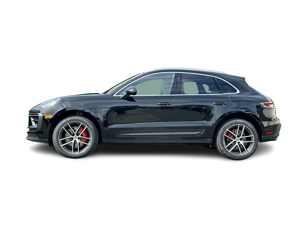 Thumbnail: 2026 Porsche Macan - 3