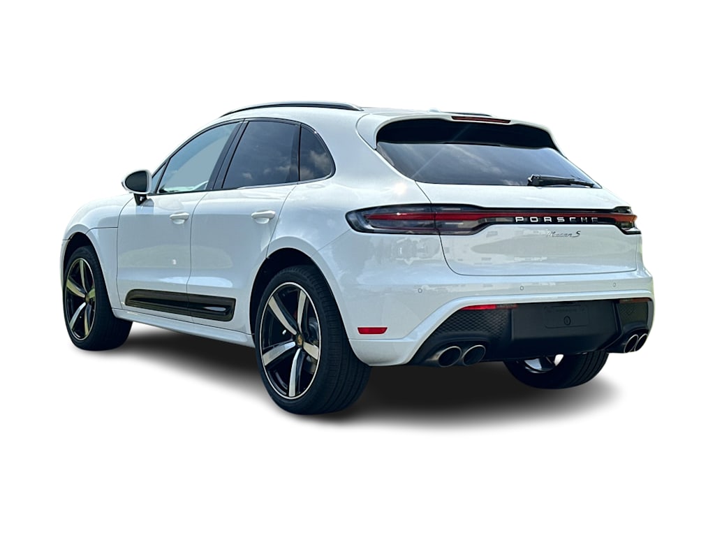 Thumbnail: 2026 Porsche Macan - 4