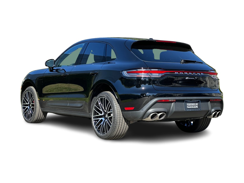 Thumbnail: 2026 Porsche Macan - 4