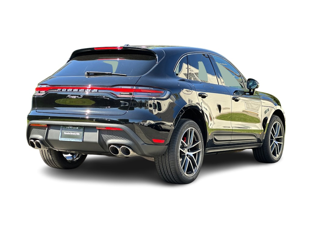 Thumbnail: 2026 Porsche Macan - 18
