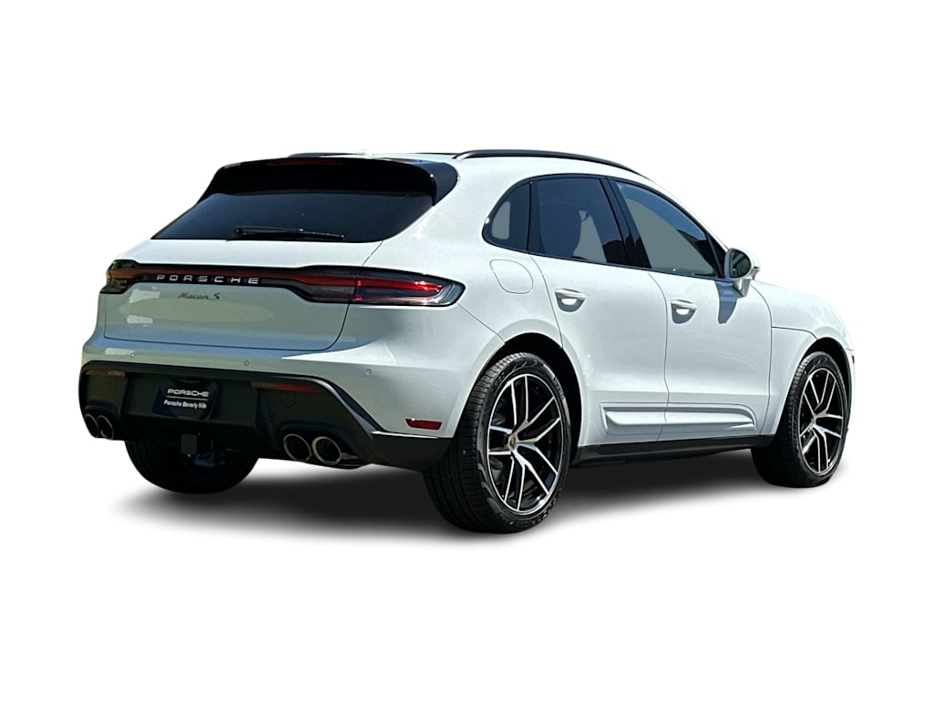 Thumbnail: 2026 Porsche Macan - 19