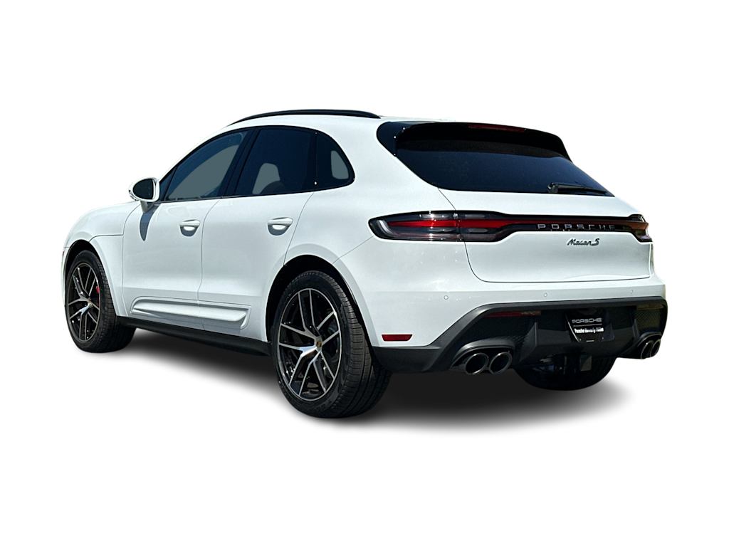 Thumbnail: 2026 Porsche Macan - 4