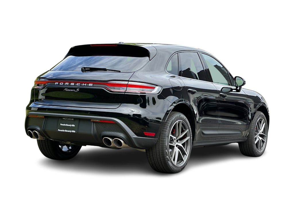 Thumbnail: 2026 Porsche Macan - 18