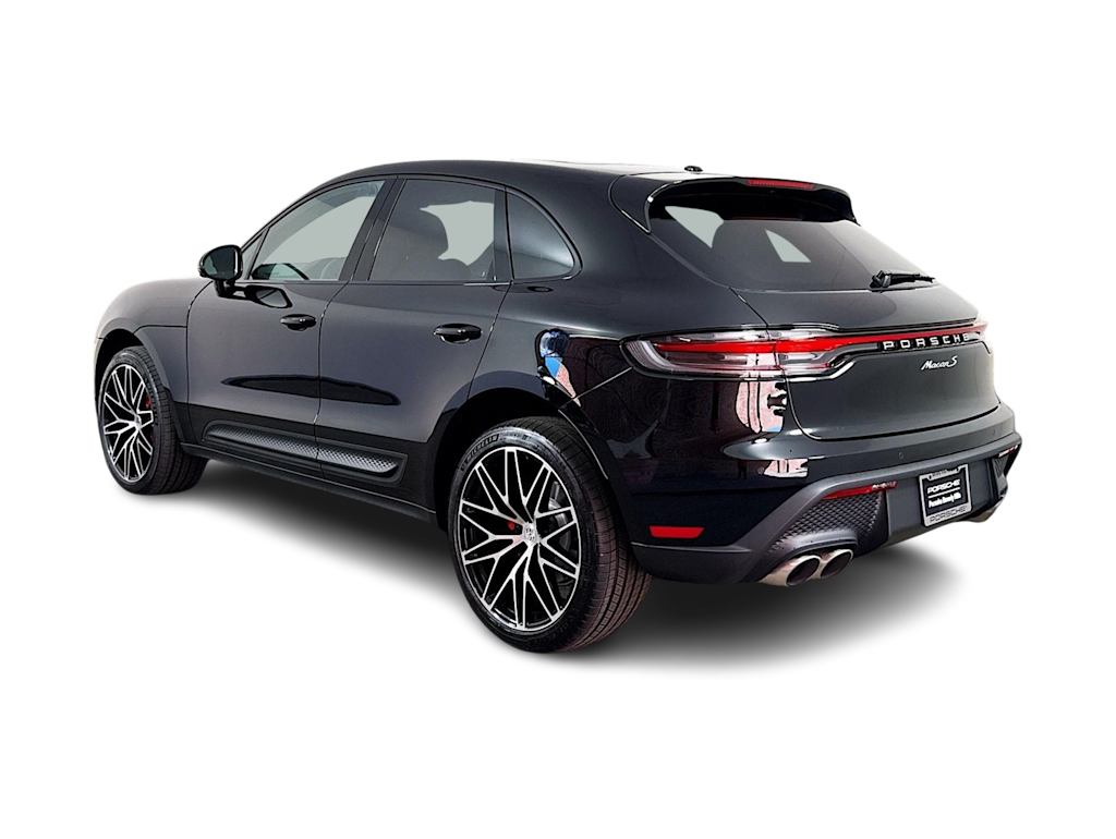 Thumbnail: 2026 Porsche Macan - 31
