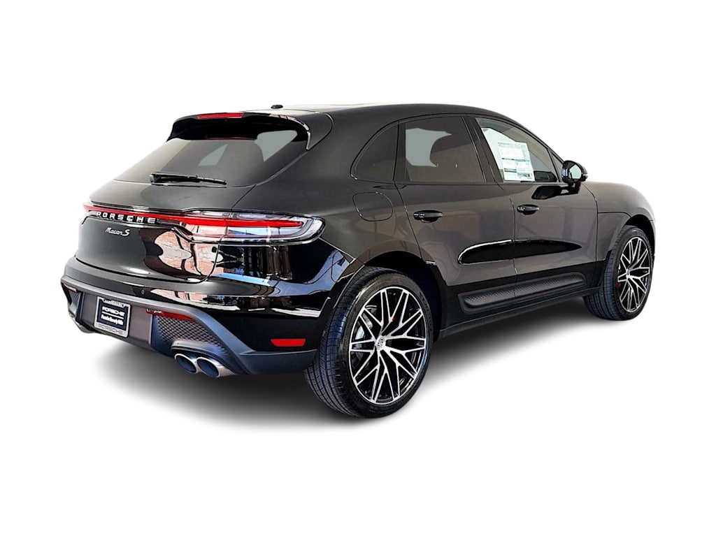 Thumbnail: 2026 Porsche Macan - 37