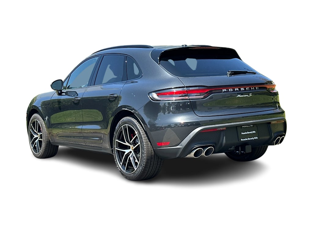 Thumbnail: 2026 Porsche Macan - 4