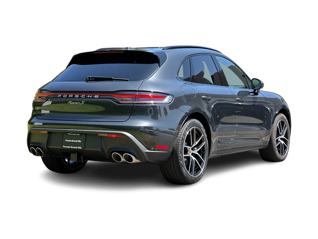 Thumbnail: 2026 Porsche Macan - 19