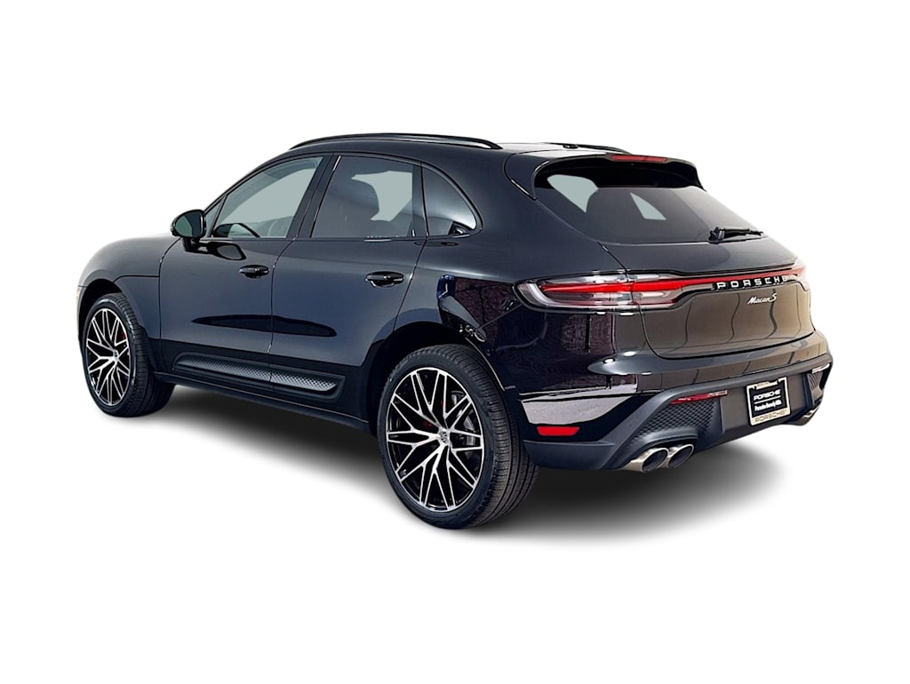 Thumbnail: 2026 Porsche Macan - 4