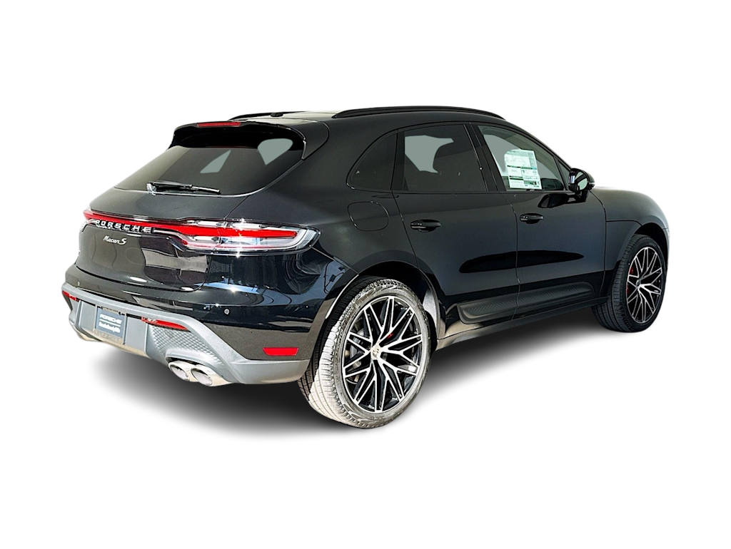 Thumbnail: 2026 Porsche Macan - 37