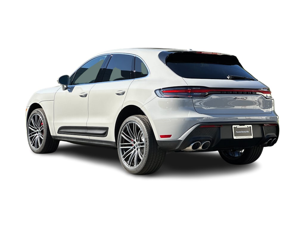 Thumbnail: 2026 Porsche Macan - 4