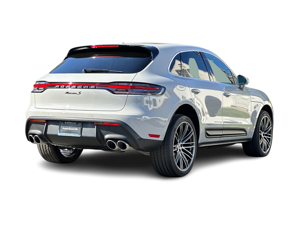 Thumbnail: 2026 Porsche Macan - 20