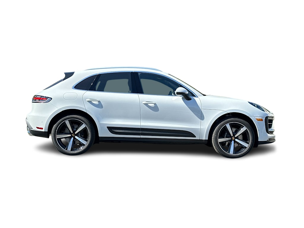 Thumbnail: 2026 Porsche Macan - 20