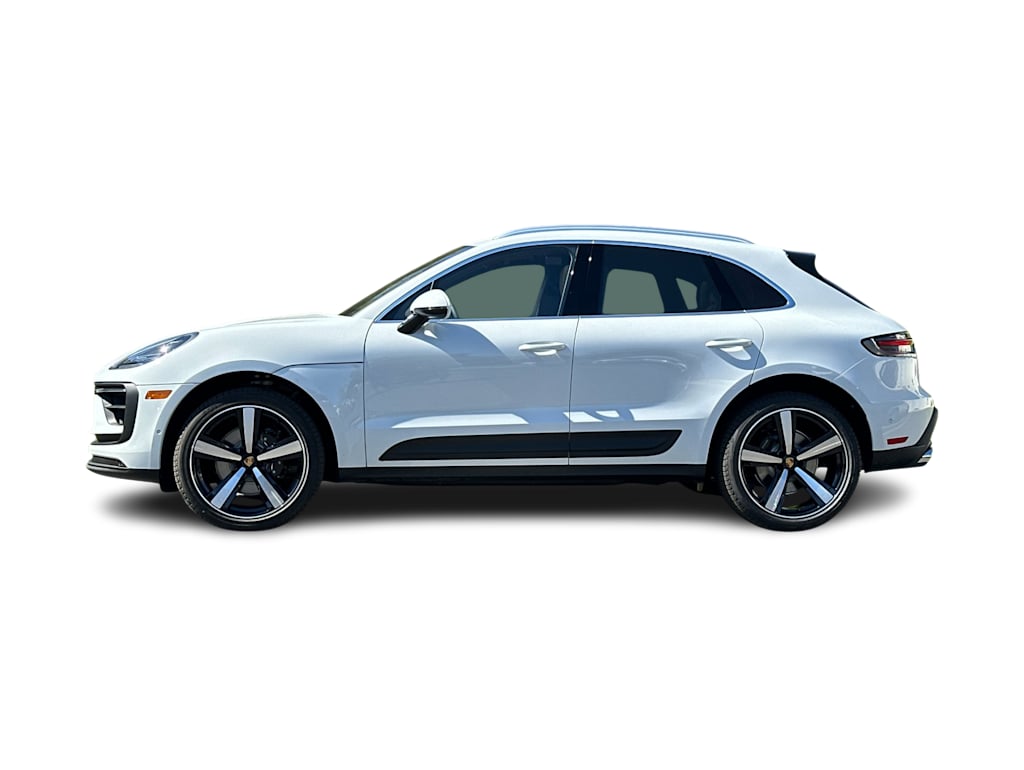 Thumbnail: 2026 Porsche Macan - 3