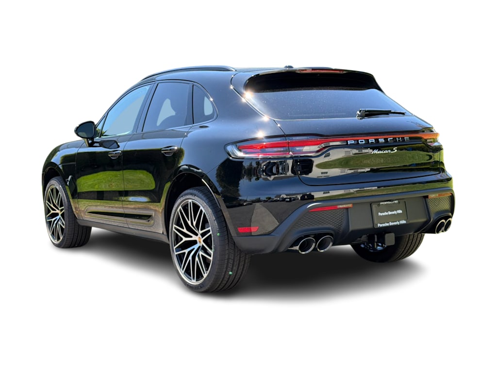 Thumbnail: 2026 Porsche Macan - 4