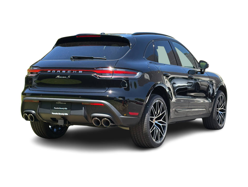Thumbnail: 2026 Porsche Macan - 20