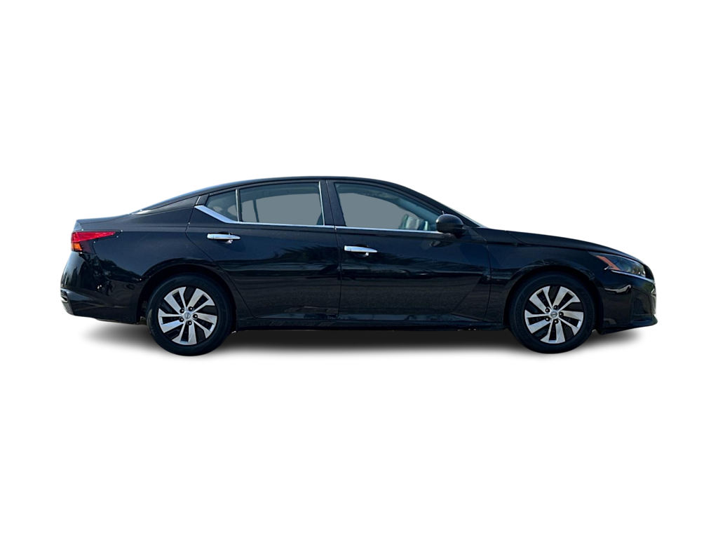 Thumbnail: 2024 Nissan Altima - 17