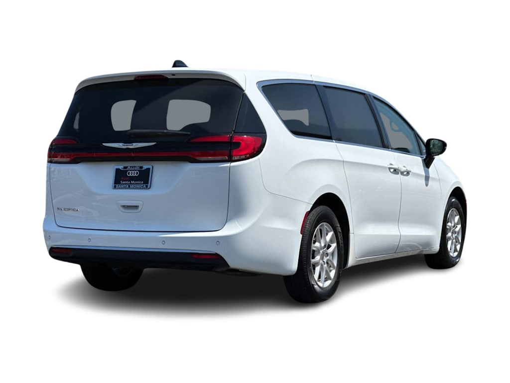 Thumbnail: 2024 Chrysler Pacifica - 17