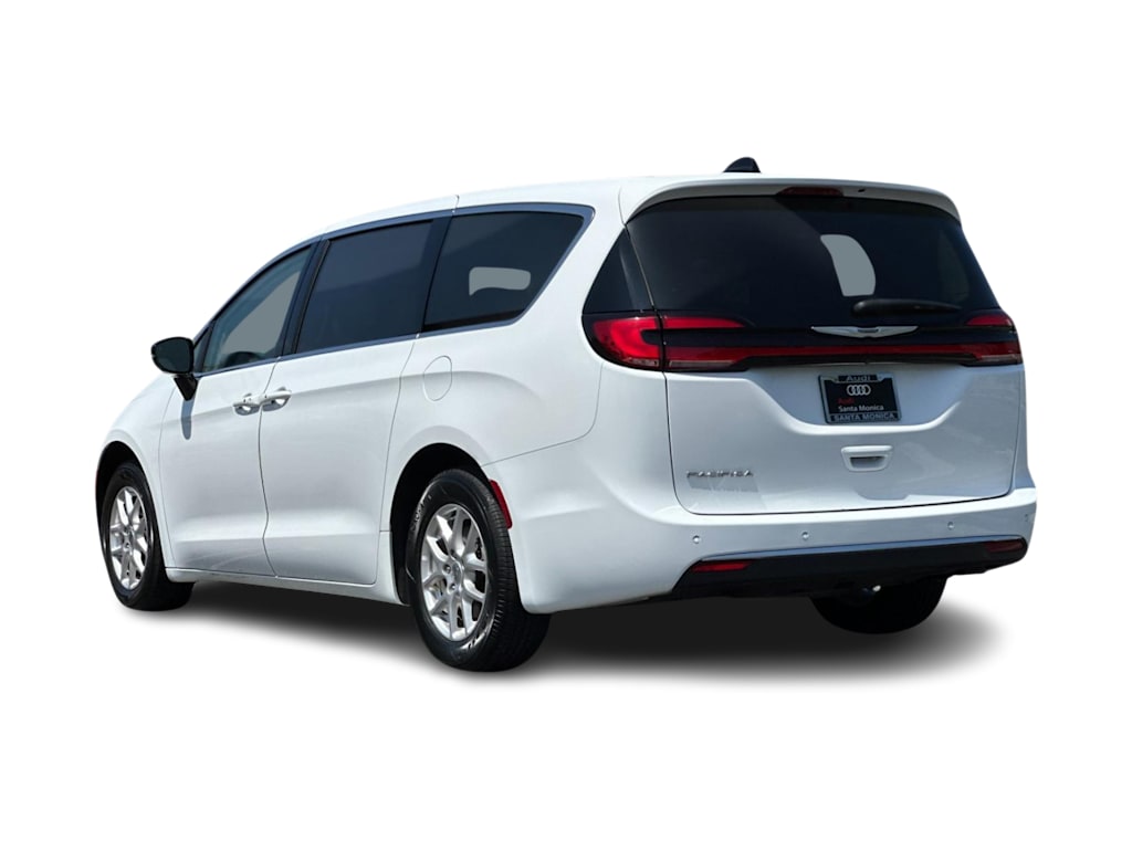 Thumbnail: 2024 Chrysler Pacifica - 4
