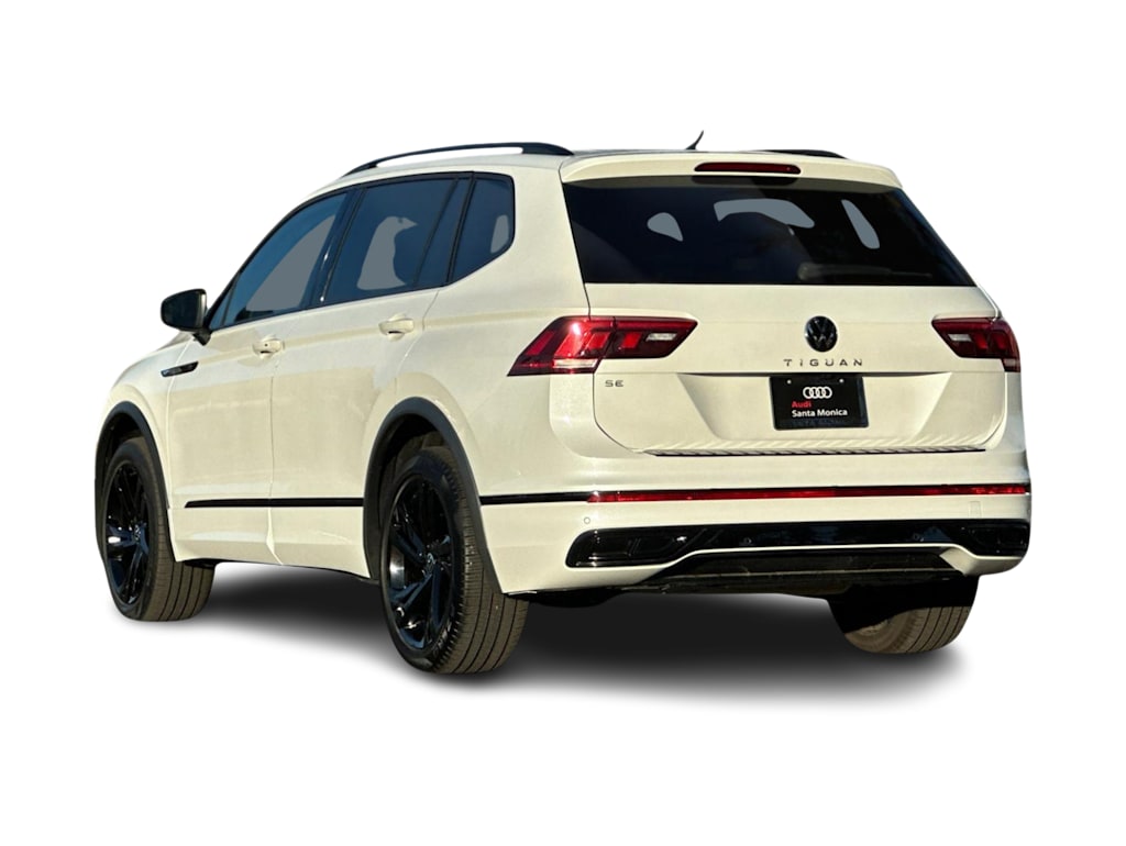 Thumbnail: 2023 Volkswagen Tiguan - 4