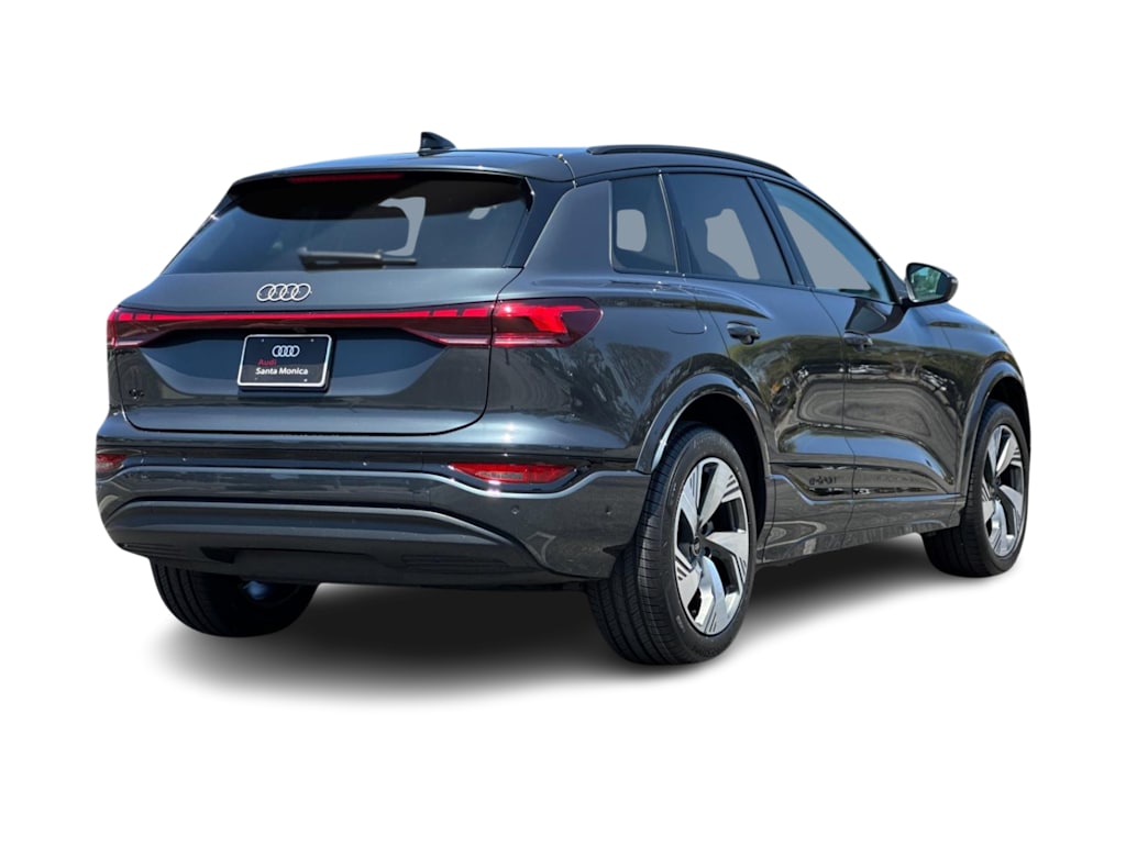 Thumbnail: 2025 Audi Q6 e-tron - 17
