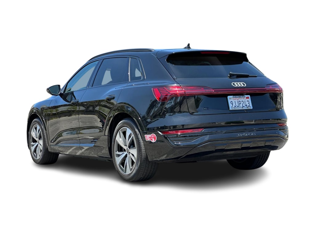 Thumbnail: 2024 Audi Q8 e-tron - 3