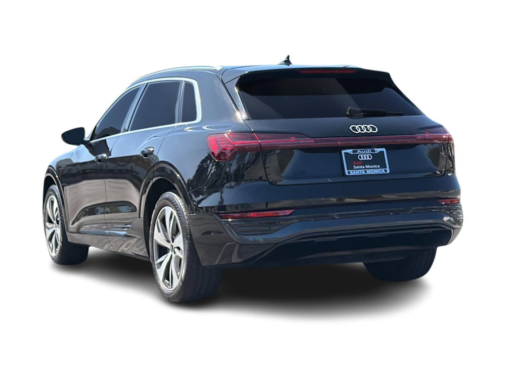 Thumbnail: 2024 Audi Q8 e-tron - 3
