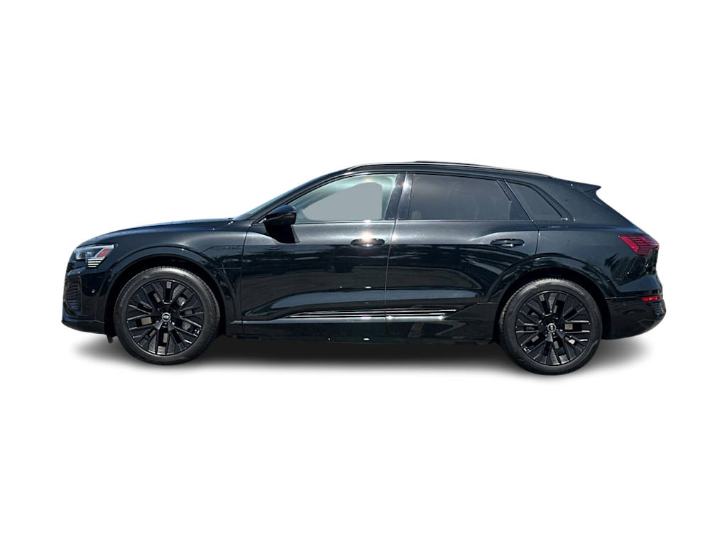Thumbnail: 2024 Audi Q8 e-tron - 3