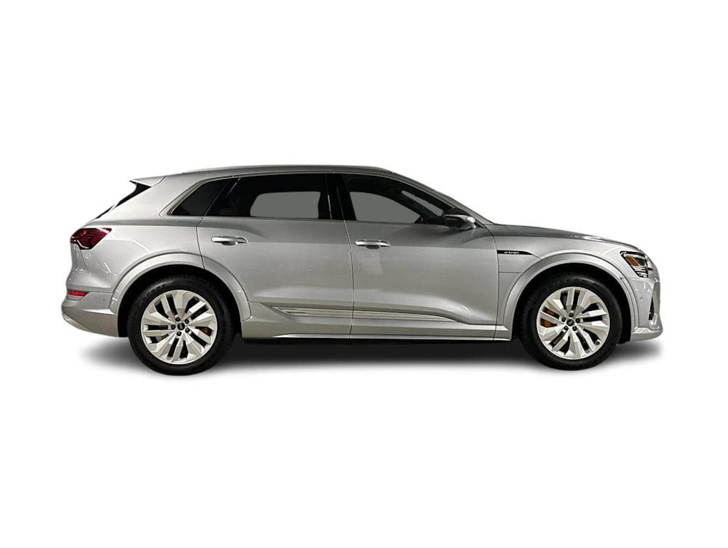 Thumbnail: 2023 Audi e-tron - 18