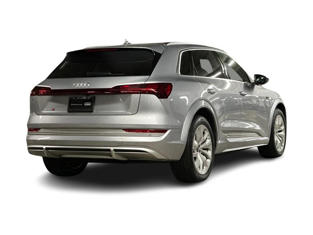 Thumbnail: 2023 Audi e-tron - 17