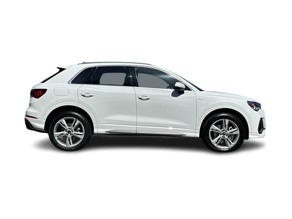 Thumbnail: 2023 Audi Q3 - 17