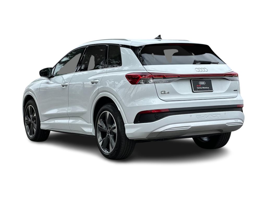 Thumbnail: 2022 Audi Q4 e-tron - 4