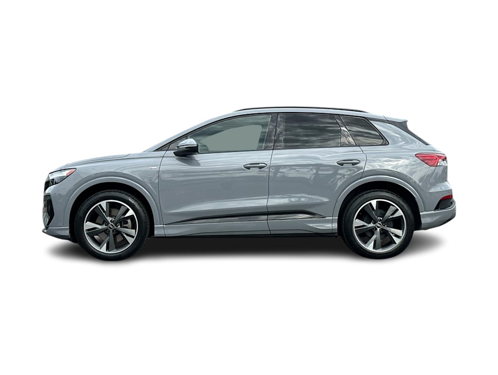 Thumbnail: 2023 Audi Q4 e-tron - 3
