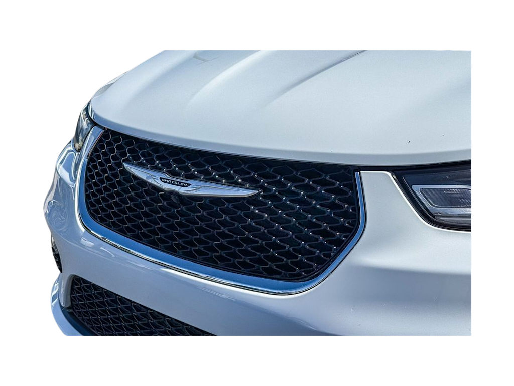Thumbnail: 2023 Chrysler Pacifica - 5